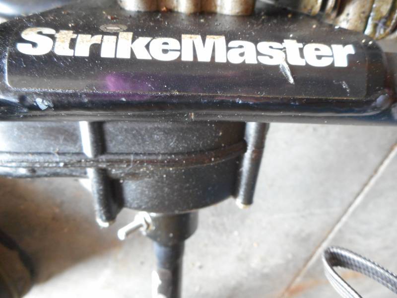 8 Strikemaster ice auger