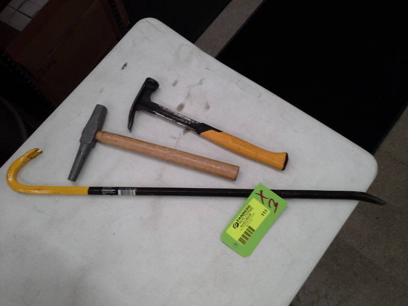lot 111 image: Stanley 36-inch Wrecking Bar, 2-Hammers