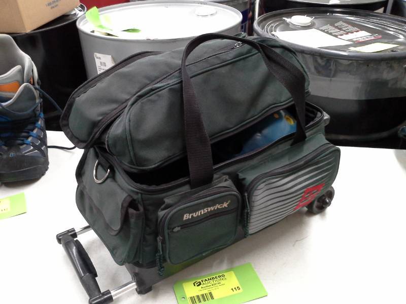 lot 115 image: Brunswick Rolling Bowling Ball Carry Bag