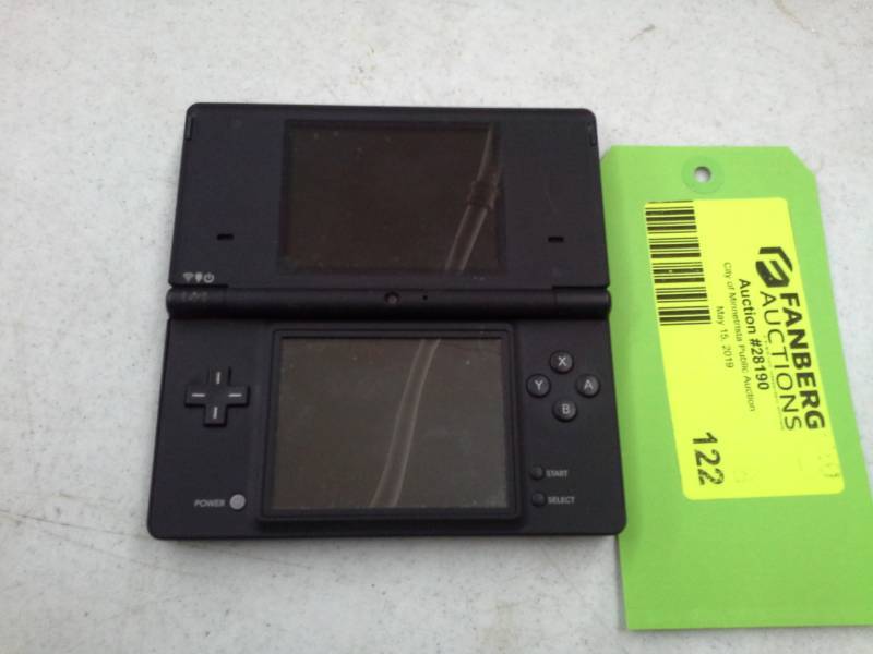 lot 122 image: Nintendo DS Game Console
