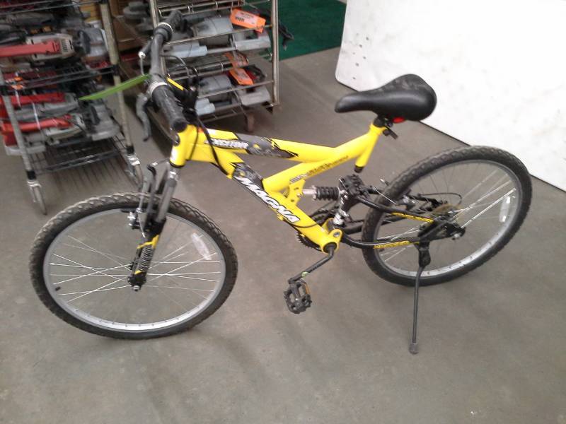 magna excitor bike yellow