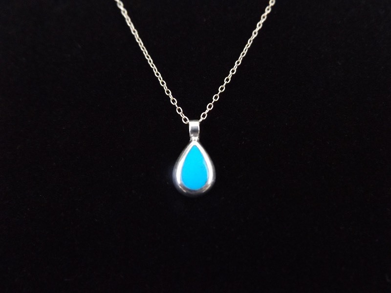 .925 Sterling Silver Inlayed Turquoise Pendant Necklace