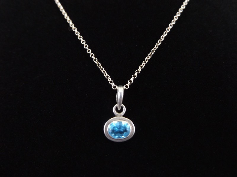 .925 Sterling Silver Faceted Blue Topaz Pendant Necklace