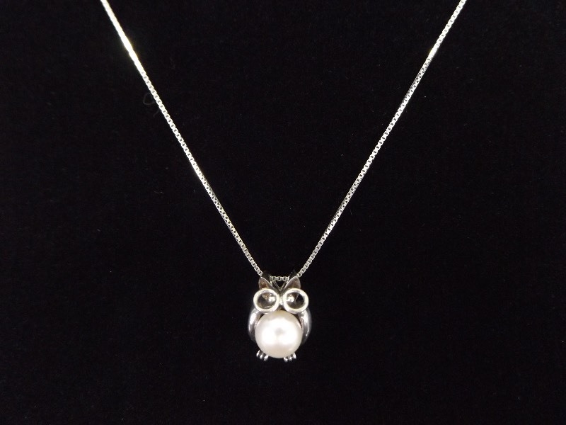 .925 Sterling Silver Cultured Pearl Owl Pendant Necklace