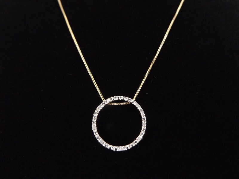 .925 Sterling Silver Diamond Wreath Vermeil Pendant Necklace