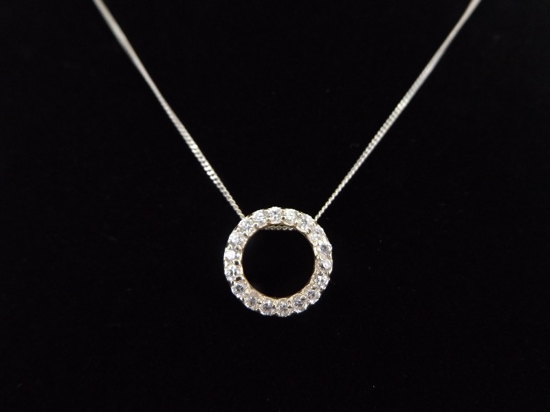 .925 Sterling Silver Crystal Wreath Pendant Necklace