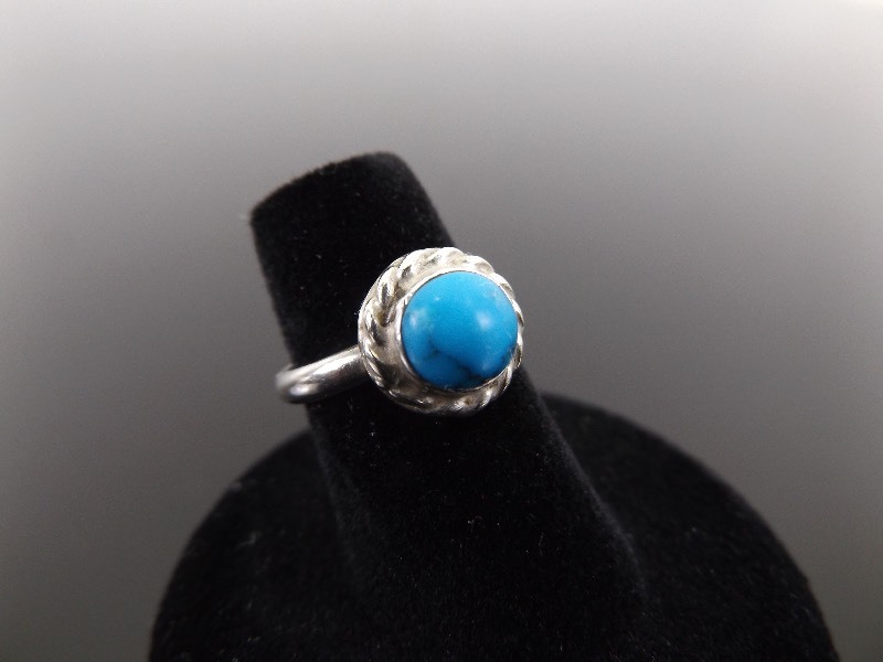 .925 Sterling Silver Turquoise Howlite Cabochon Ring Size 4.75