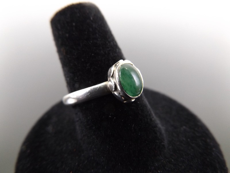 .925 Sterling Silver Chrysoparse Cabochon Ring Size 7.75
