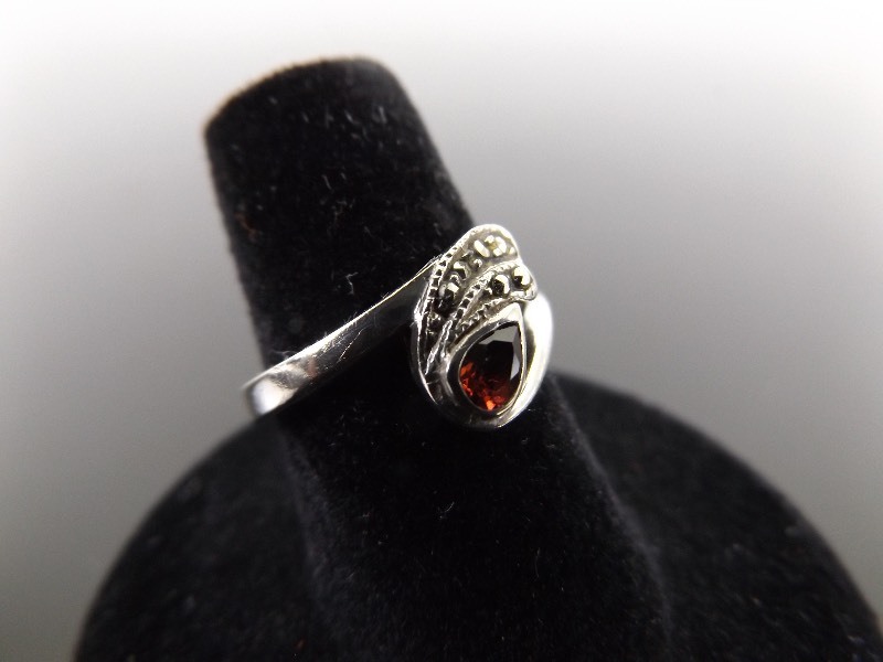 .925 Sterling Silver Art Nouveau Pear Cut Garnet Ring Size 7