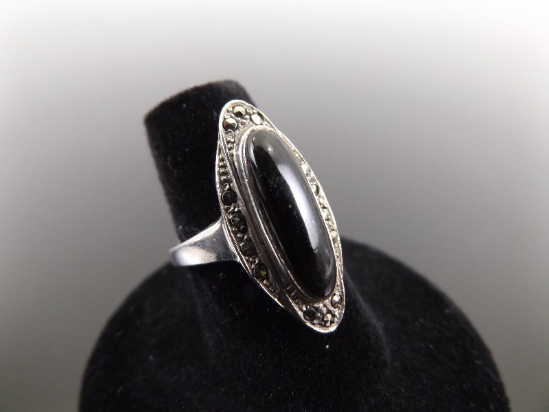 .925 Sterling Silver Art Nouveau Black Onyx Cabochon Ring Size 6.25