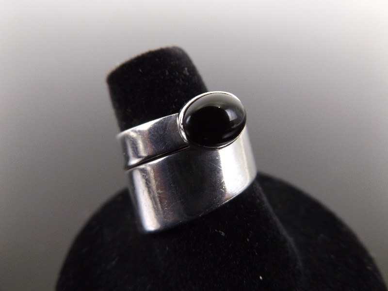 .925 Sterling Silver Black Onyx Cabochon Ring Size 6.25