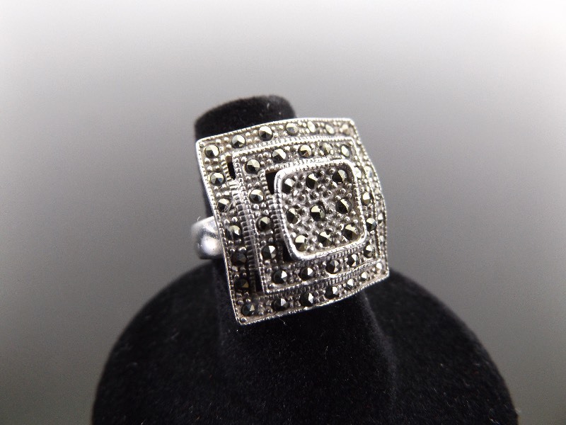 .925 Sterling Silver Art Nouveau Ring Size 5.75