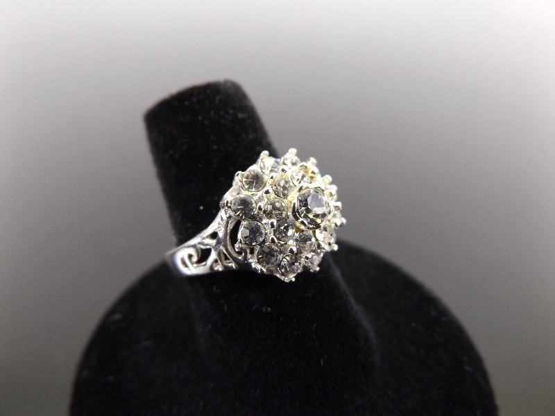 .925 Sterling Silver Faceted Crystal Cluster Ring Size 6.5