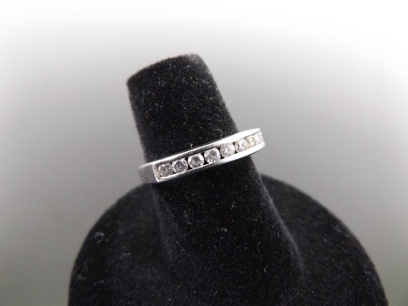 .925 Sterling Silver Faceted Crystal Ring Size 9.25
