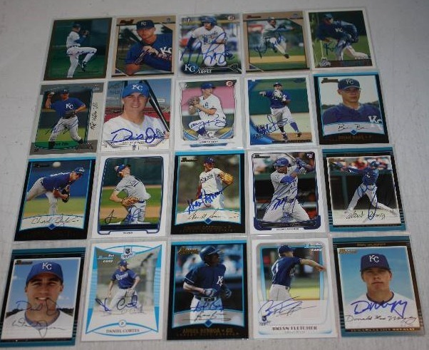 lot 4 image: Kansas City Royals 20 Card In Person Autographed Lot