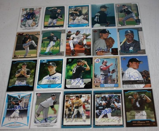 lot 5 image: Chicago White Sox 20 Card In Person Autographed Lot