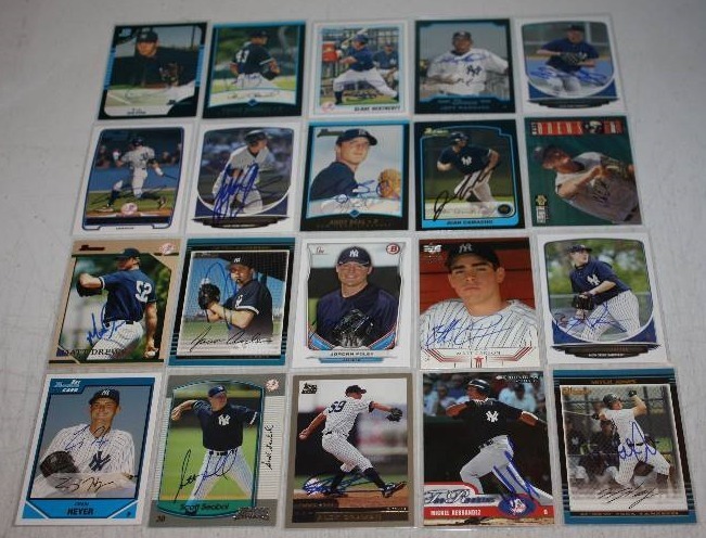 lot 8 image: New York Yankees 20 Card In Person Autographed Lot