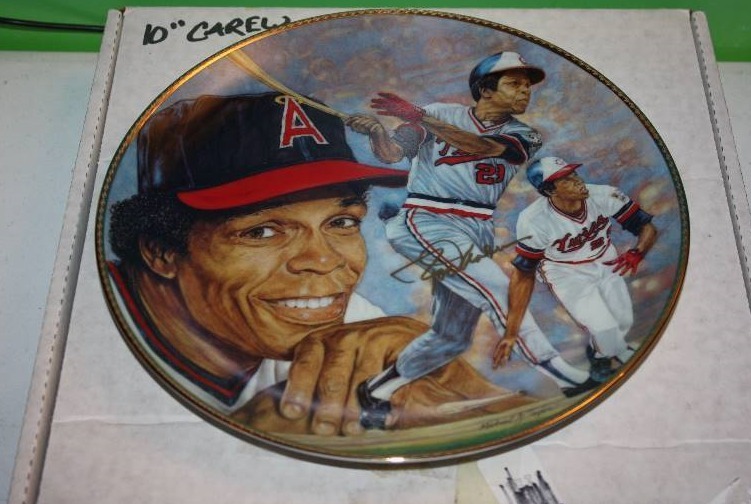 lot 15 image: 1991 Minnesota Twins Rod Carew Plate with Gold Autograph