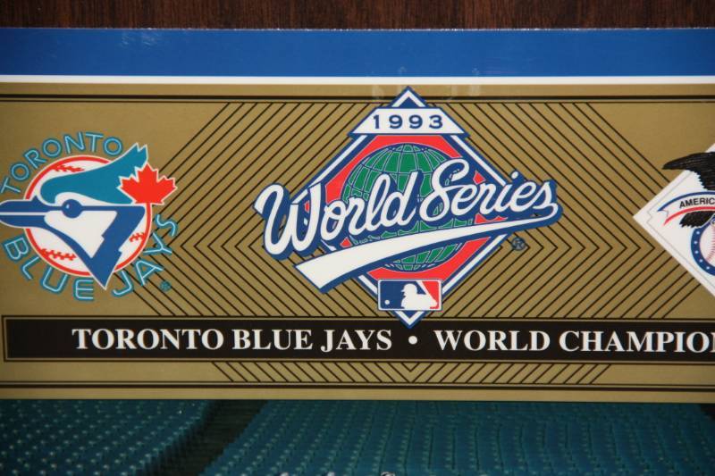 TORONTO BLUE JAYS 1993 WORLD SERIES GLOW IN THE DARK PUMPKIN