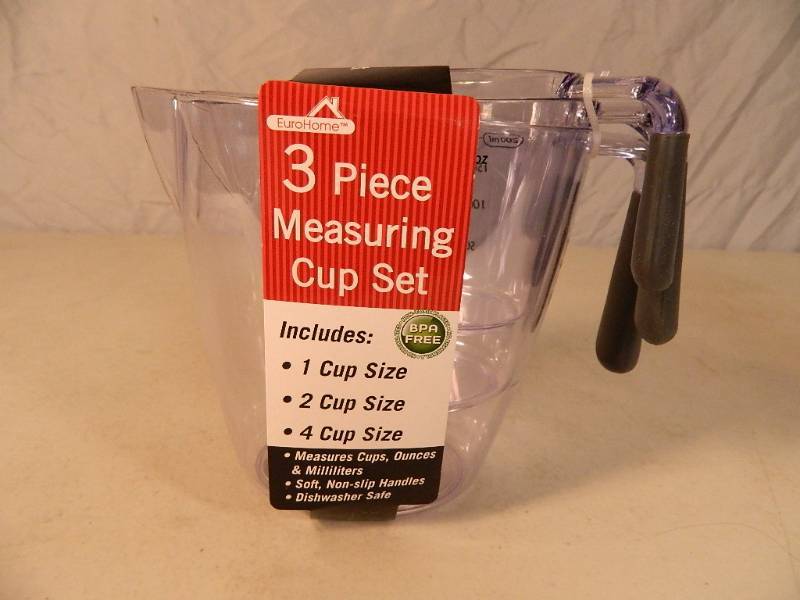 New 3 Piece Measuring Cup Set