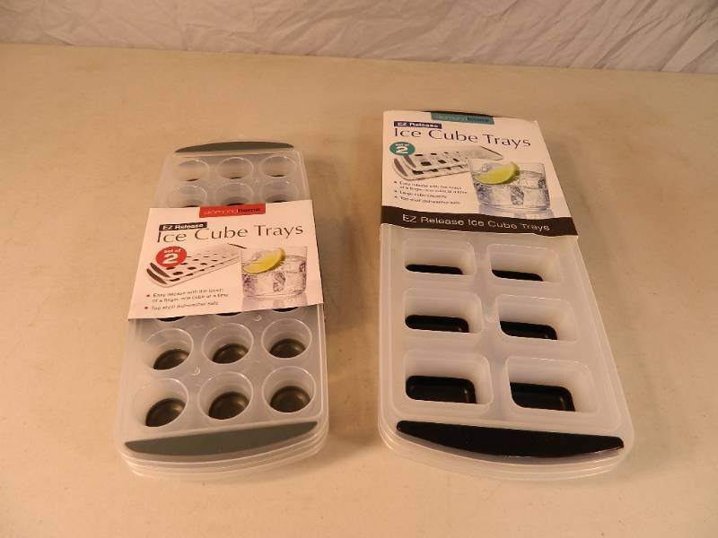 4 New Easy Release Ice Cube Trays