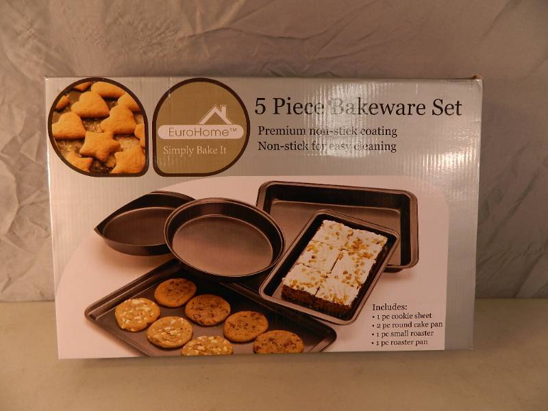 New 5 Piece Bakeware Set