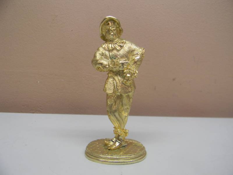 lot 9 image: Wizard of Oz, SCARECROW, 1989 Carver E. Tripp, 1989 TURNER LED FILLED GOLD TONE FIGURE - 4 TALL - NICE - SEE PICTURES