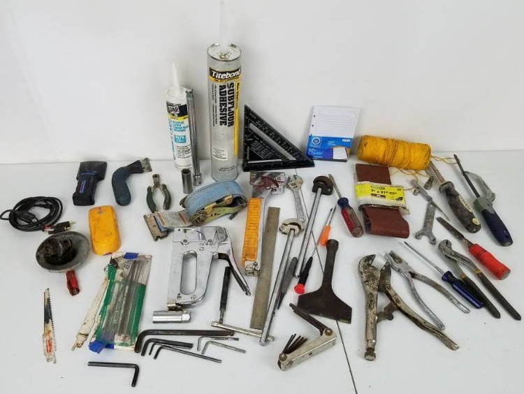 lot 17 image: Large tote full of tools