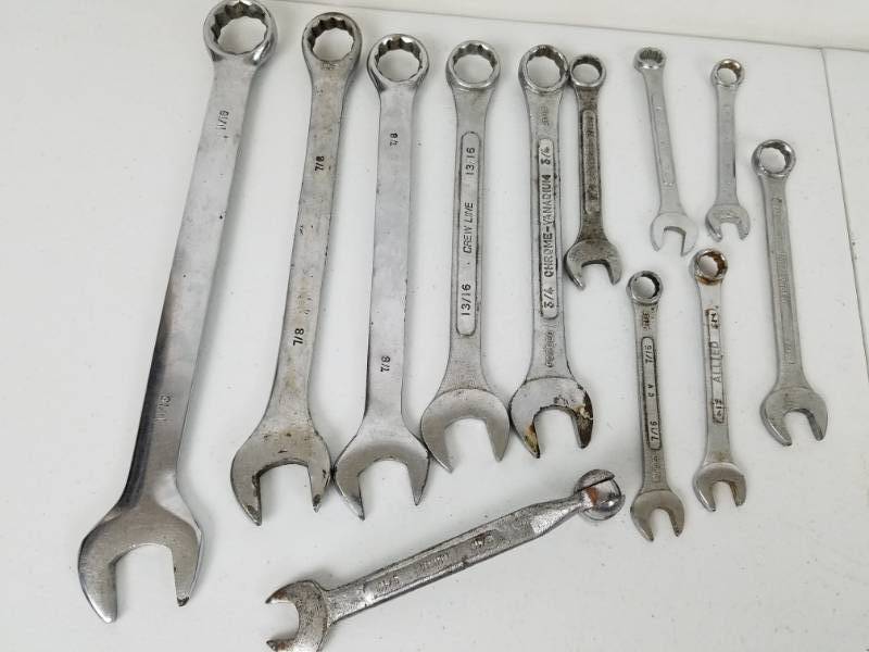 lot 18 image: 12 standard wrenches