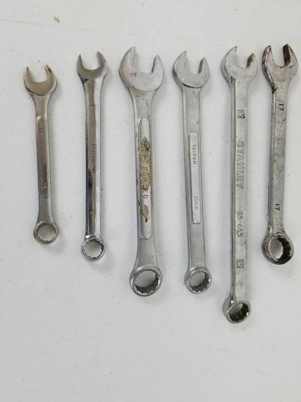 lot 19 image: 6 random metric wrenches