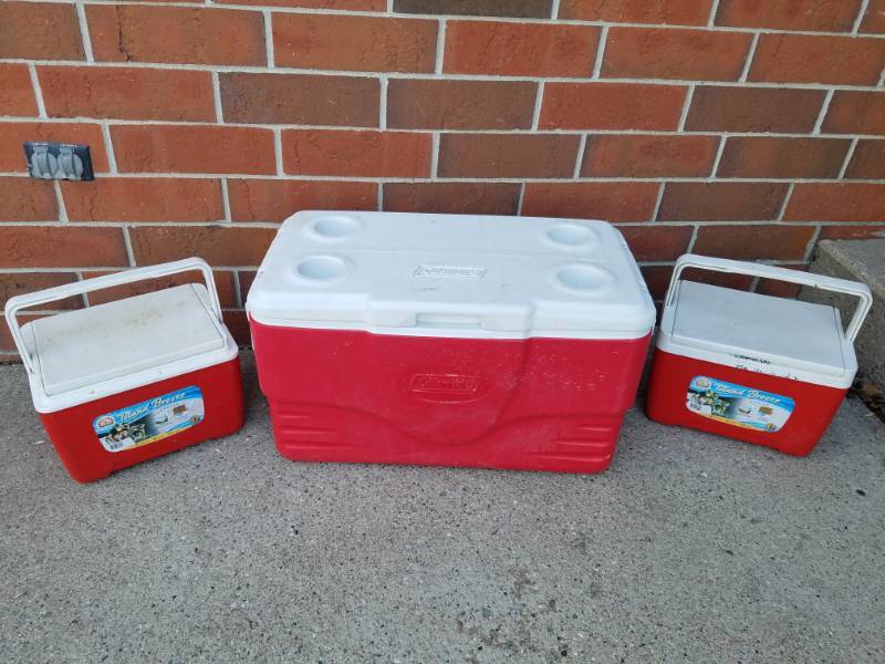 lot 30 image: 3 coolers