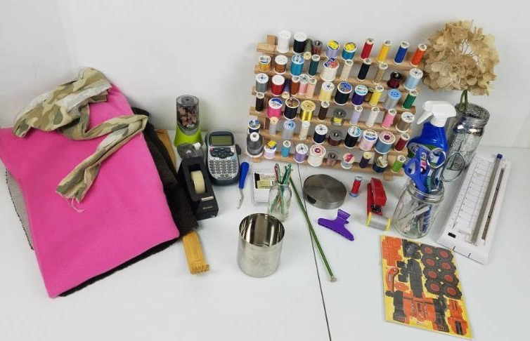lot 31 image: LARGE assortment of sewing supplies & tote