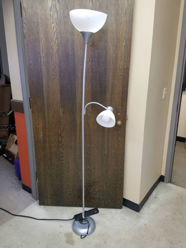 lot 40 image: 6 foot long lamp