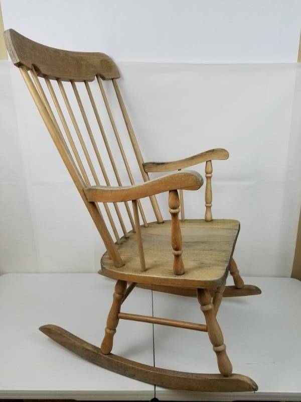 lot 52 image: Vintage Rocking Chair