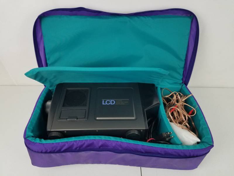 lot 77 image: LCD Video Projector AVP-400