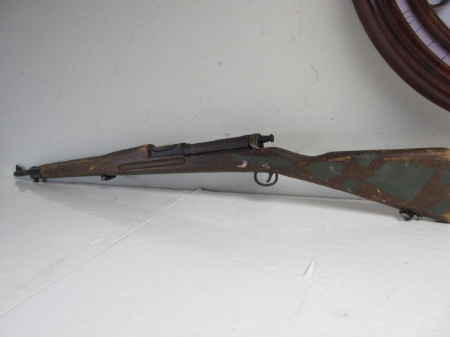 lot 17 image: Orig WW1 Era Bolt Action Military Training Rifle