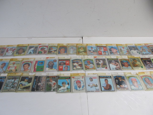 lot 23 image: Large Lot of Vintage Baseball Cards in Cases