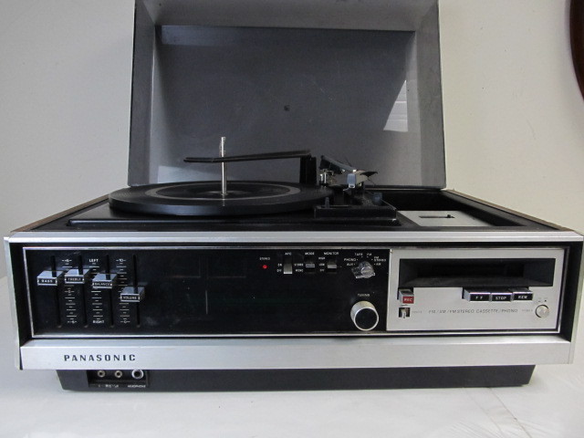 lot 26 image: Vintage PANASONIC TurntableCassette Player