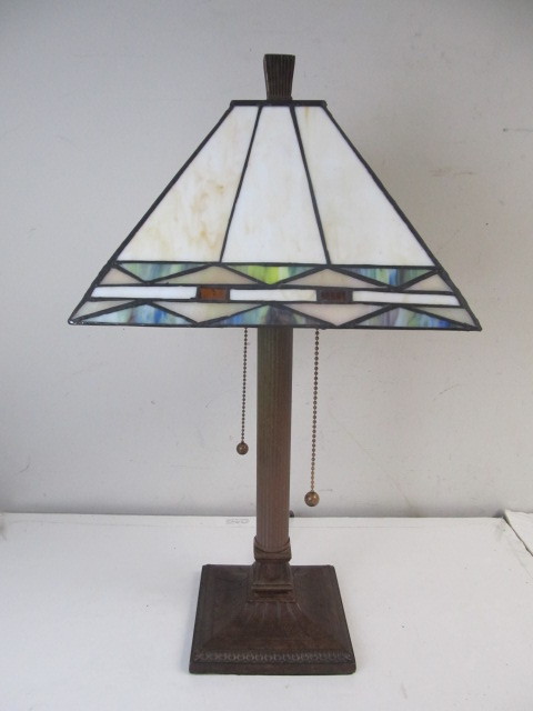 lot 53 image: Vintage Style Stained Glass Table Lamp