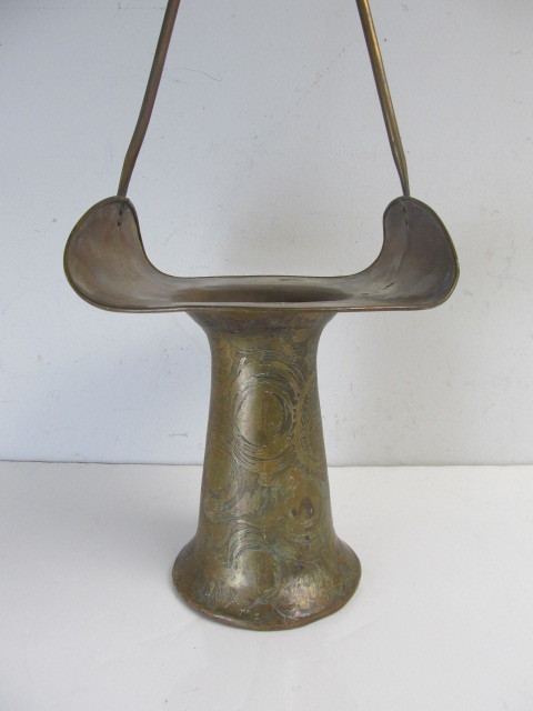 lot 112 image: Old Vintage Curved & Chased Brass Basket wHandled