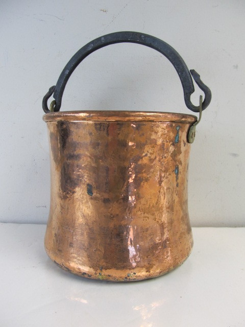 lot 118 image: Solid Copper Bucket wIron Handle