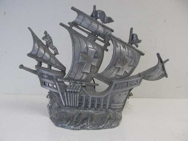 lot 129 image: Vintage Mid Century Cast Metal Ship TV Lamp