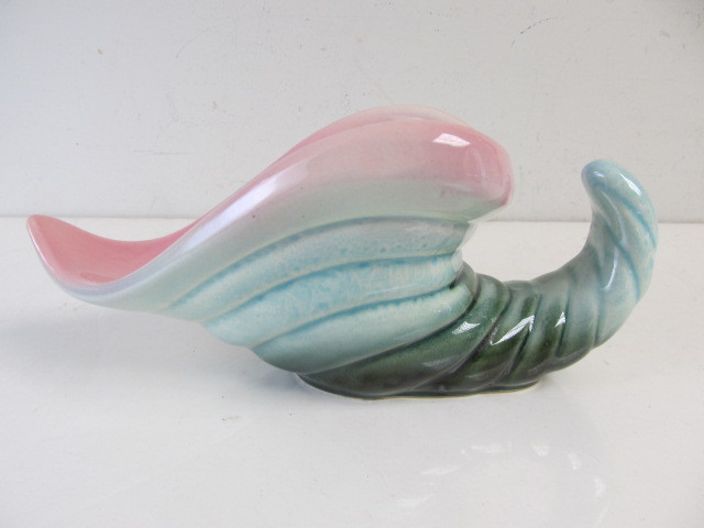 lot 141 image: Vintage Signed HULL Art Pottery Cornucopia Planter Vase