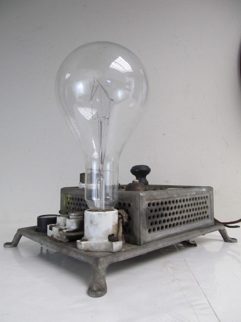 lot 59 image: Antique Light Bulb Testing Machine