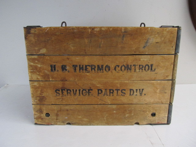 lot 62 image: Vintage 1930s Wooden Folding Advertising Crate