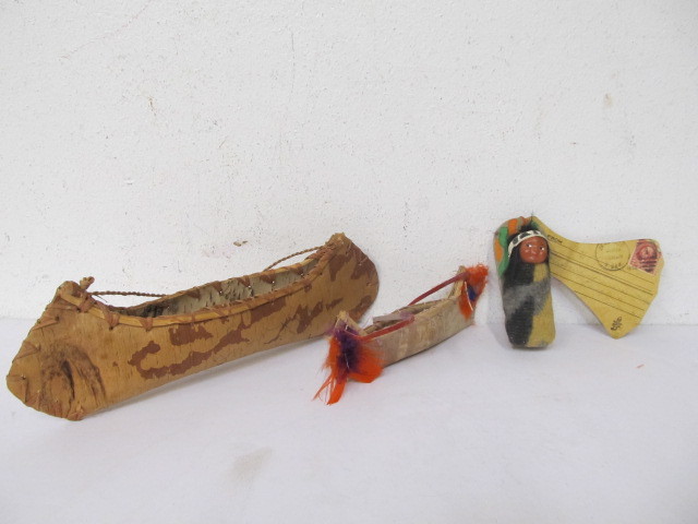 lot 79 image: Original 1930s Dennison Indian Doll wCanoes