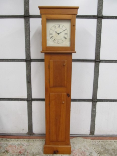 lot 84 image: Wooden Grandfather Clock wCabinets