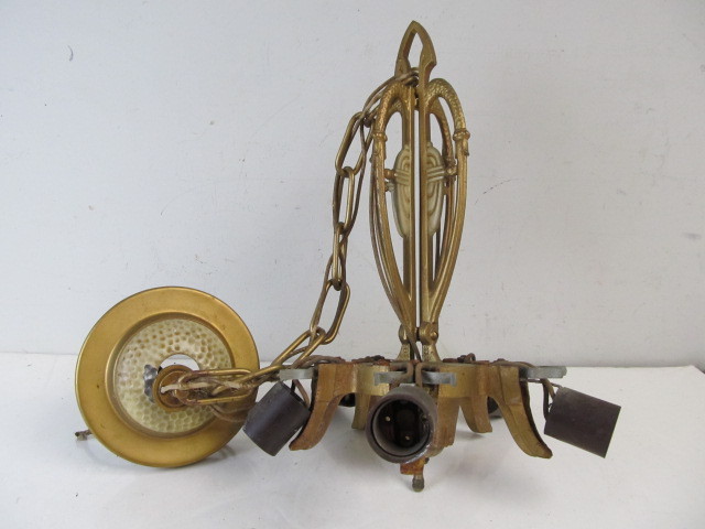 lot 95 image: Vintage 1920s-30s Deco Hanging Light Fixture