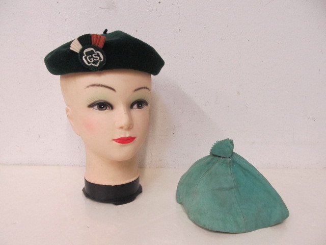 lot 191 image: Vintage GIRL SCOUT Beanie Hats
