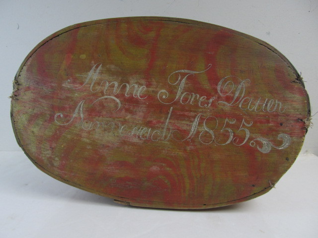 lot 1 image: Original 1855 Painted Scandinavian Bentwood Tine Box